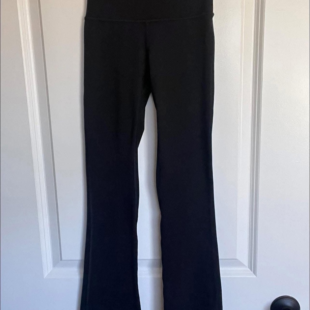 Lululemon Mini Flares Extra Short. Size 0.